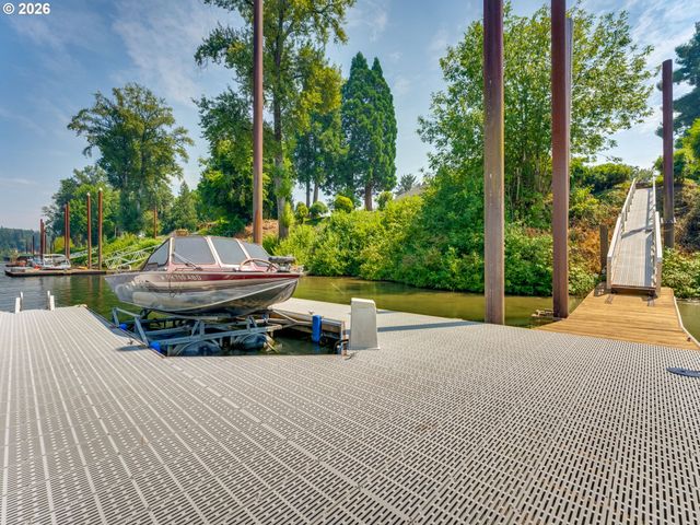 15995 Ne EILERS Rd, Aurora, OR 97002