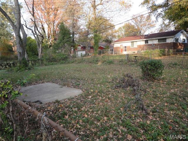 9922 Lanier Drive, St Louis, MO 63136