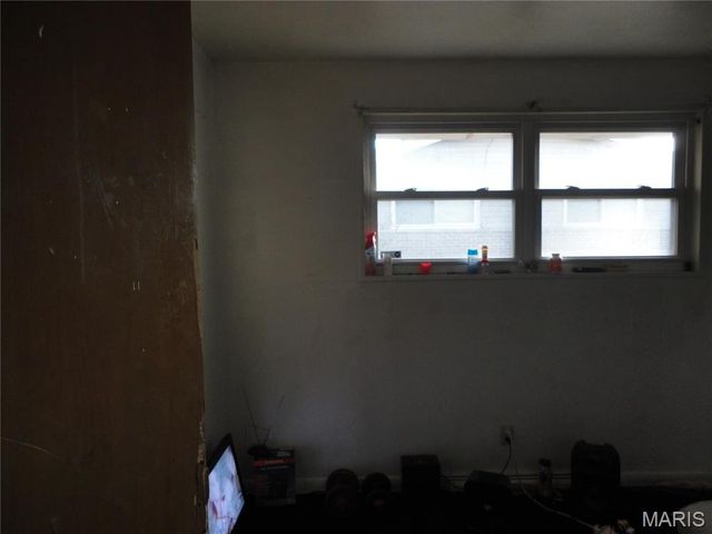 9922 Lanier Drive, St Louis, MO 63136