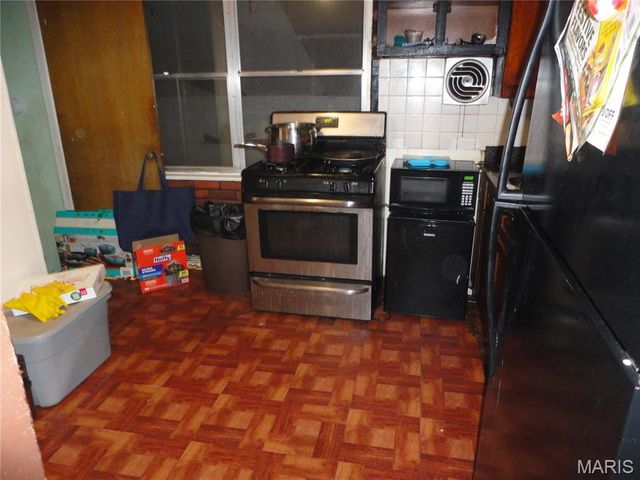 9922 Lanier Drive, St Louis, MO 63136