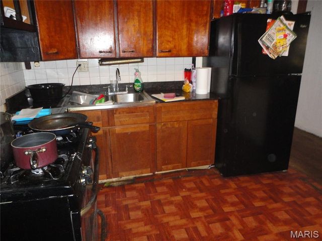 9922 Lanier Drive, St Louis, MO 63136