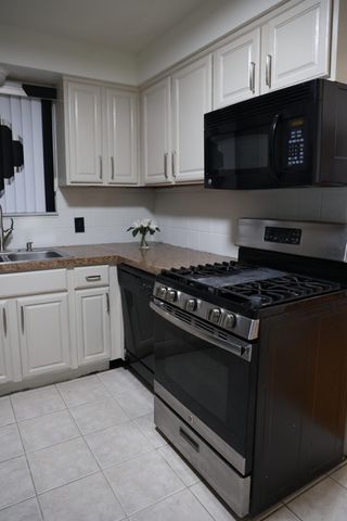 5273 Hillcrest Street, Detroit City, MI 48236