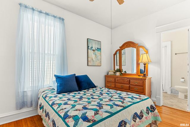 2704 N PROSPECT Road, Peoria, IL 61603