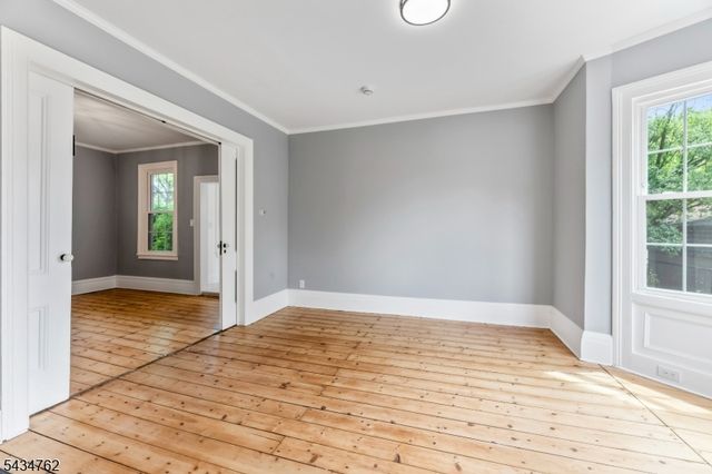 29 Wall St, Raritan Boro, NJ 08869