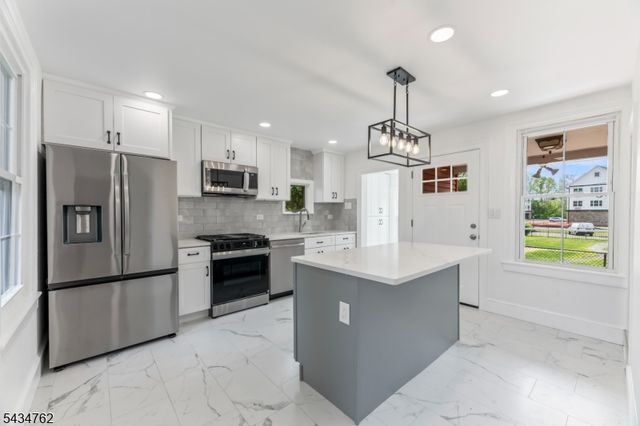 29 Wall St, Raritan Boro, NJ 08869