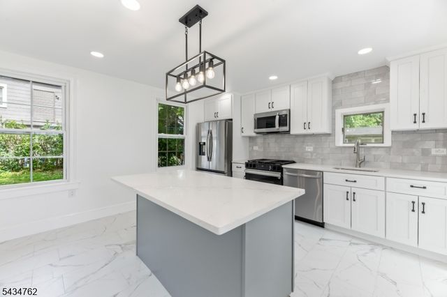 29 Wall St, Raritan Boro, NJ 08869