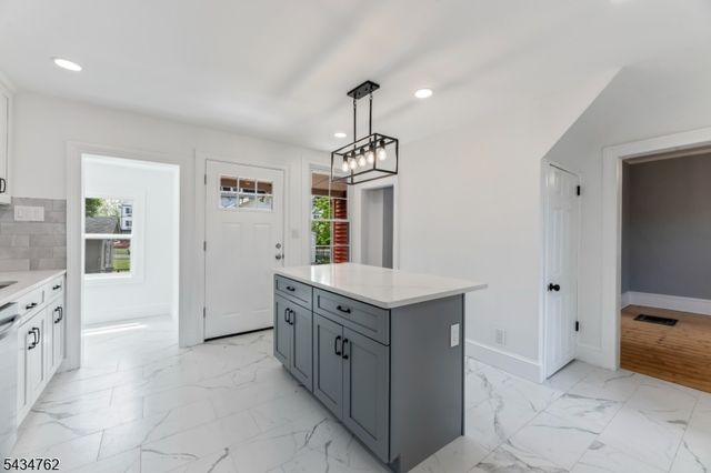 29 Wall St, Raritan Boro, NJ 08869