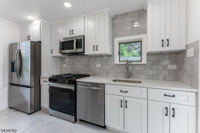 29 Wall St, Raritan Boro, NJ 08869