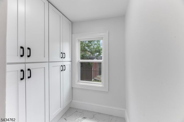 29 Wall St, Raritan Boro, NJ 08869