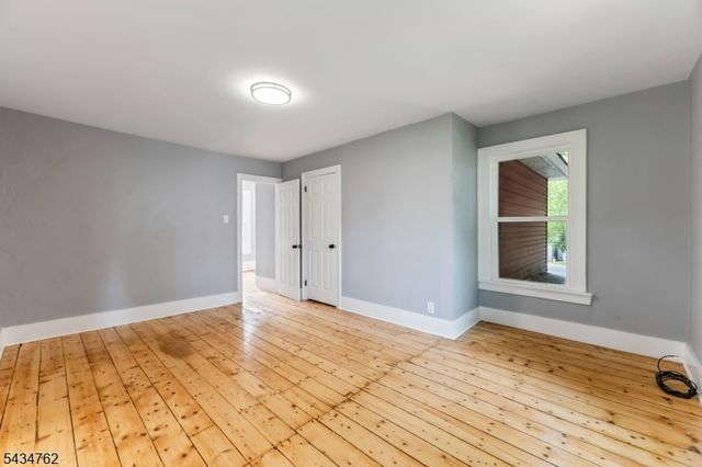 29 Wall St, Raritan Boro, NJ 08869
