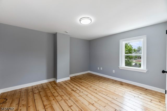 29 Wall St, Raritan Boro, NJ 08869