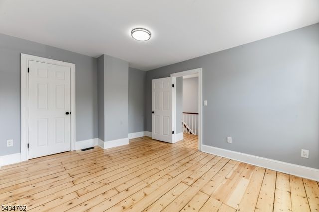29 Wall St, Raritan Boro, NJ 08869
