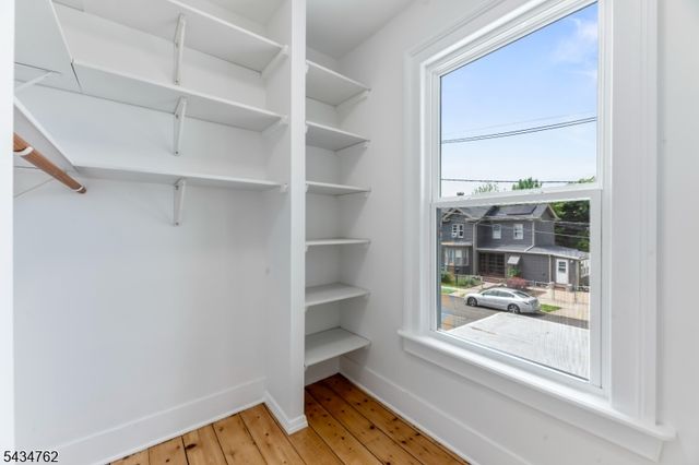 29 Wall St, Raritan Boro, NJ 08869