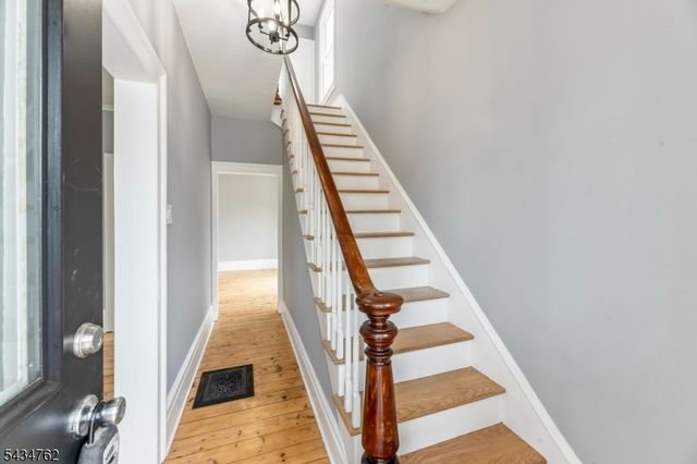 29 Wall St, Raritan Boro, NJ 08869