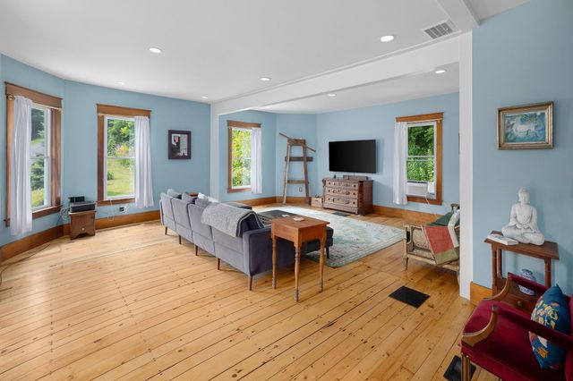 140 Pleasant Street, Williamstown, VT 05679
