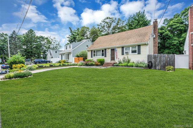 209 Iceland Drive, Huntington Station, NY 11746