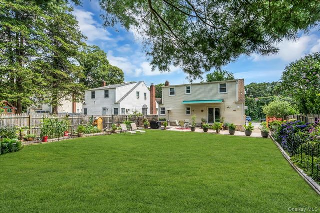 209 Iceland Drive, Huntington Station, NY 11746