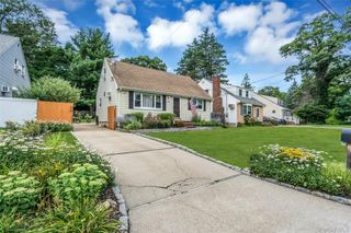 209 Iceland Drive, Huntington Station, NY 11746