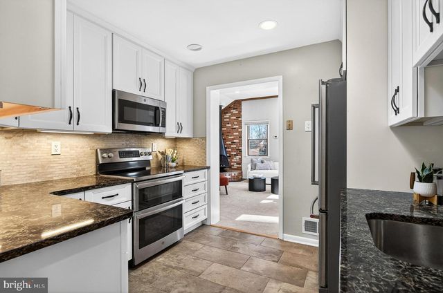 2527 MIDWAY ST, Falls Church, VA 22046