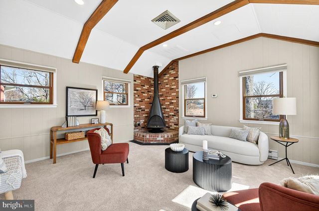 2527 MIDWAY ST, Falls Church, VA 22046