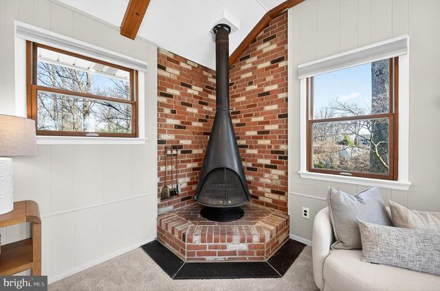 2527 MIDWAY ST, Falls Church, VA 22046