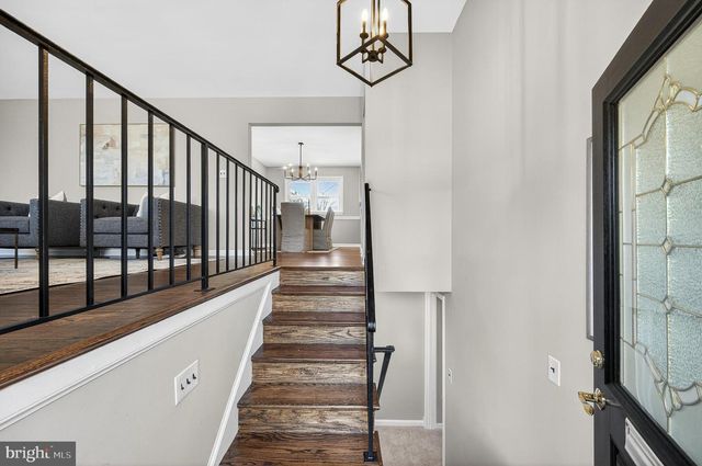 2527 MIDWAY ST, Falls Church, VA 22046