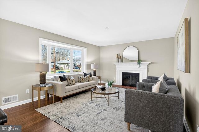 2527 MIDWAY ST, Falls Church, VA 22046