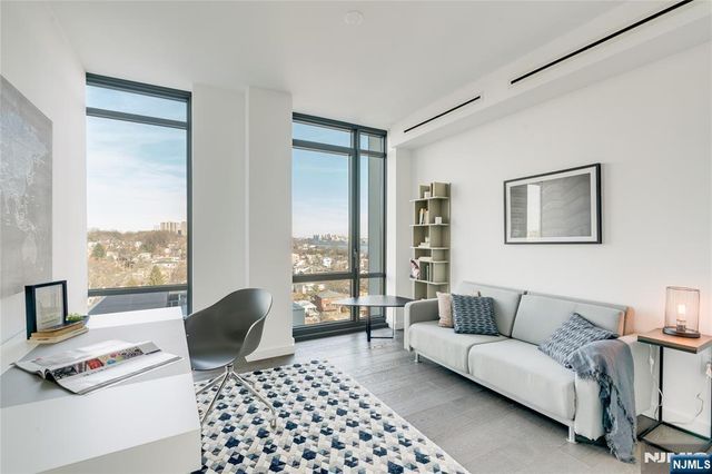 320 Adolphus Avenue 916, Cliffside Park, NJ 07010