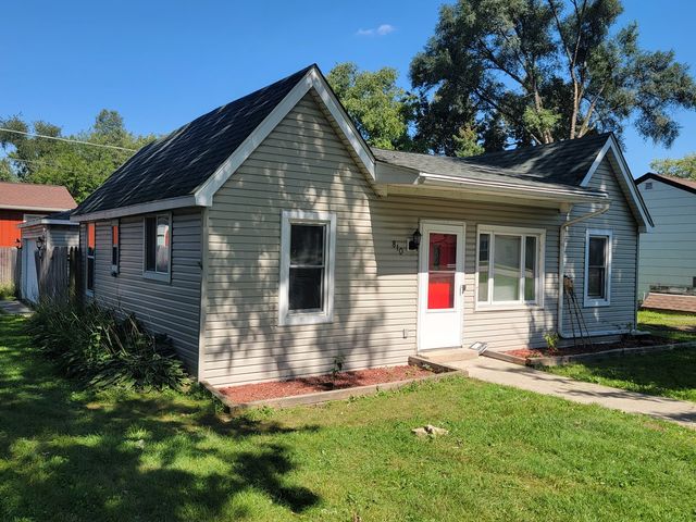 810 Southside Avenue, Mchenry, IL 60051