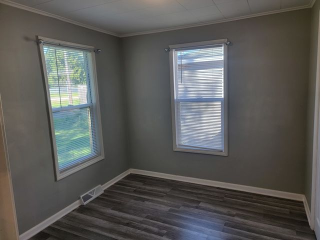 810 Southside Avenue, Mchenry, IL 60051