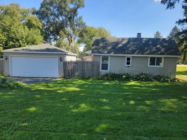 810 Southside Avenue, Mchenry, IL 60051