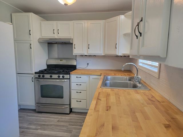 810 Southside Avenue, Mchenry, IL 60051
