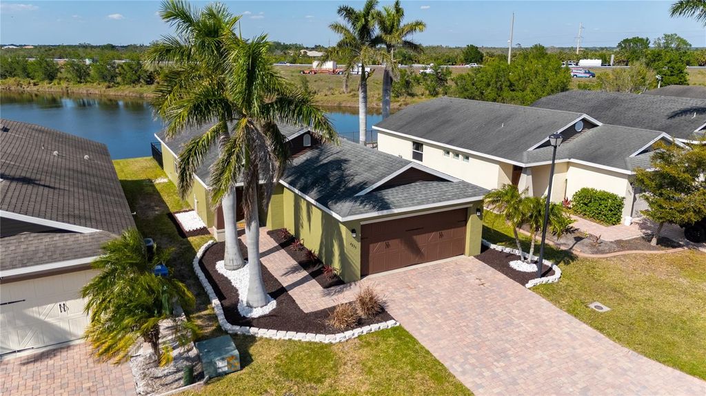 Image 28 of property listing at 4835 SAN ORTEBELLO DRIVE, Bradenton, FL 34208