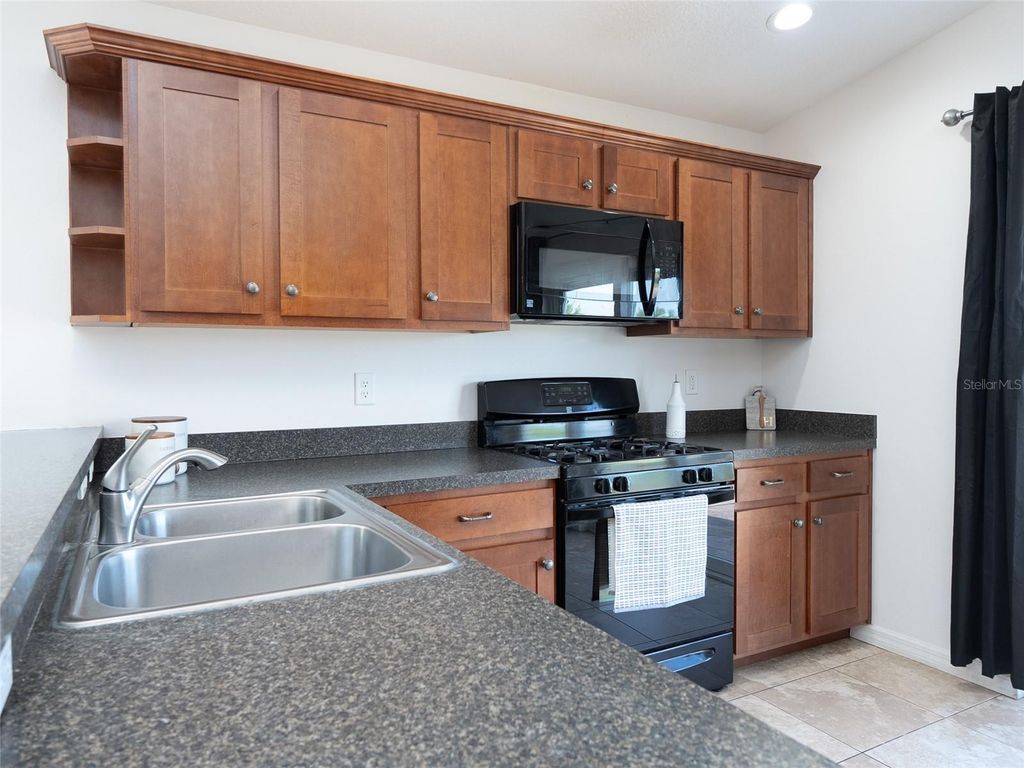 Image 9 of property listing at 4835 SAN ORTEBELLO DRIVE, Bradenton, FL 34208