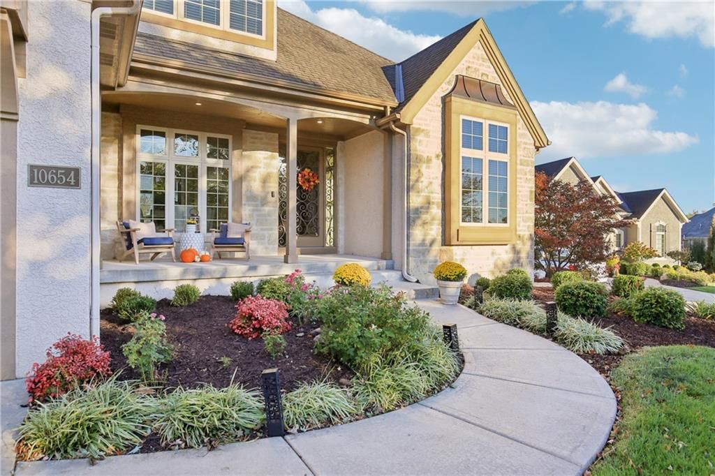 10654 W 168 Court, Overland Park, KS 66221