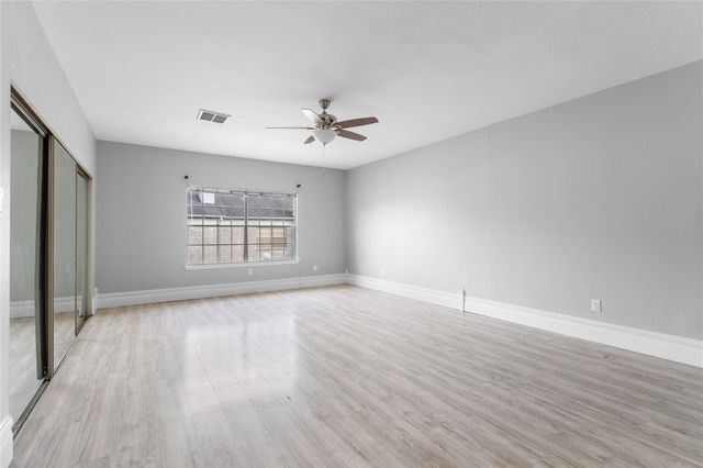 420 Wilcrest Drive 420, Houston, TX 77042