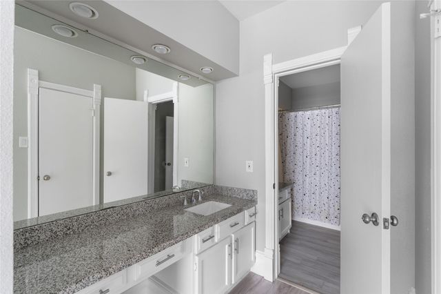 420 Wilcrest Drive 420, Houston, TX 77042