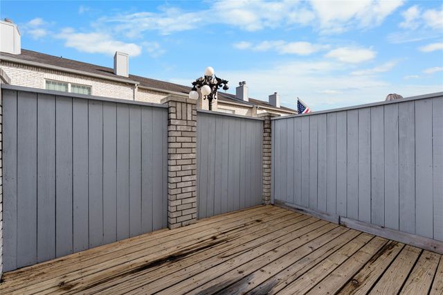 420 Wilcrest Drive 420, Houston, TX 77042