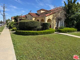 8900 S Harvard Boulevard, Los Angeles, CA 90047