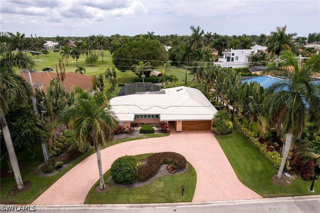 520 Harbour DR, Naples, FL 34103