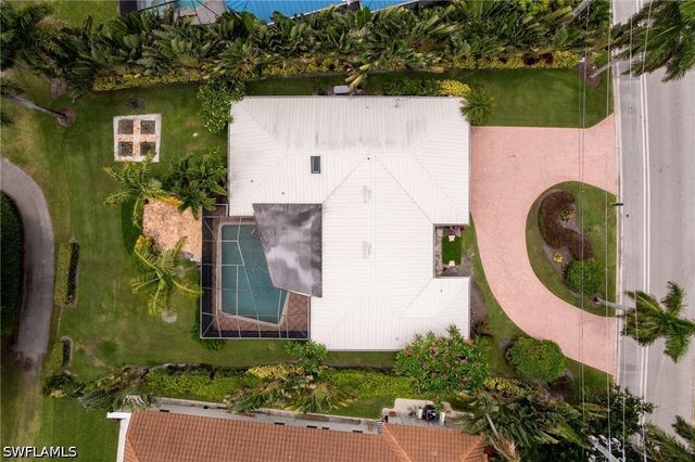 520 Harbour DR, Naples, FL 34103