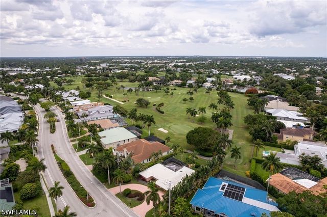 520 Harbour DR, Naples, FL 34103