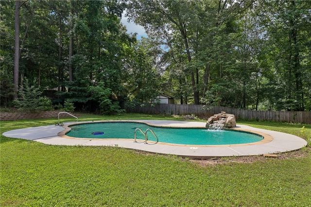 42 Silverleaf Lane, Dallas, GA 30157