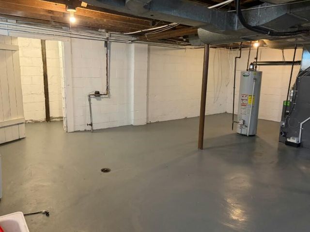 19984 Elkhart Street, Harper Woods, MI 48225