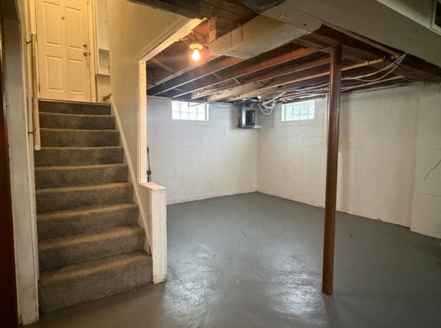 19984 Elkhart Street, Harper Woods, MI 48225