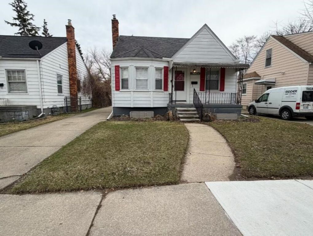 19984 Elkhart Street, Harper Woods, MI 48225
