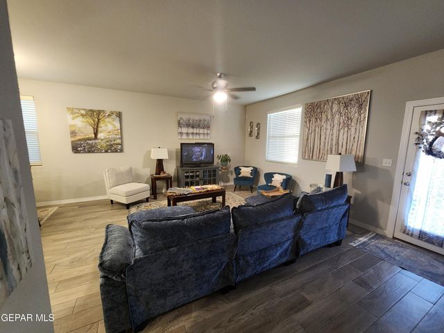 987 AIRCOUPE Way, El Paso, TX 79928