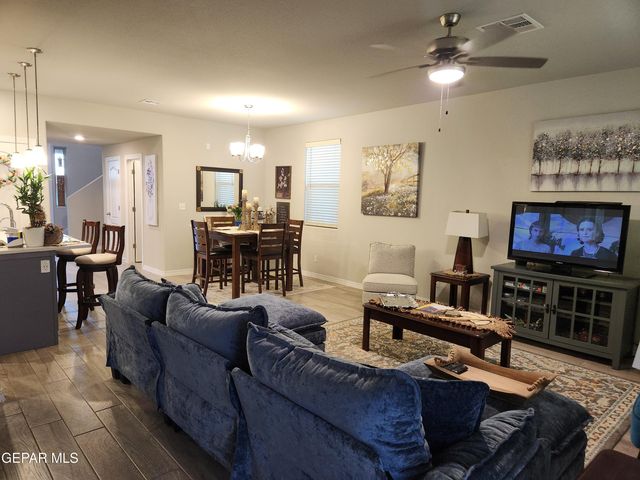 987 AIRCOUPE Way, El Paso, TX 79928