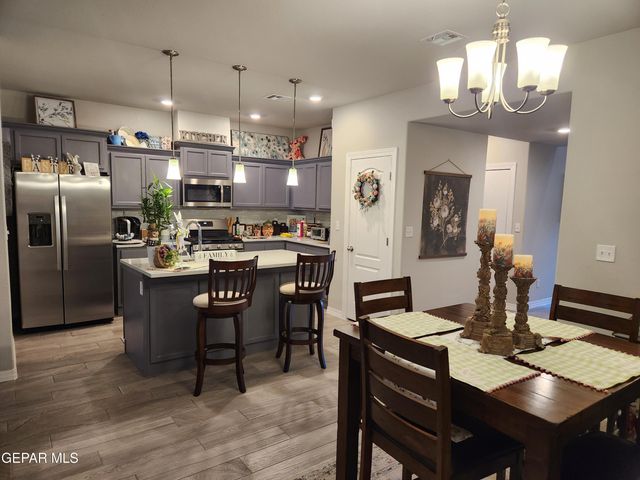 987 AIRCOUPE Way, El Paso, TX 79928