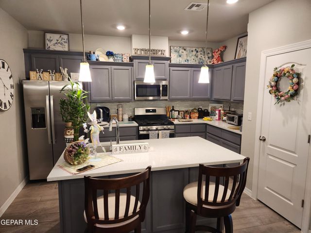 987 AIRCOUPE Way, El Paso, TX 79928